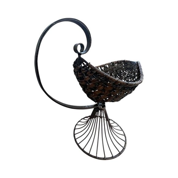 Vtg Woven Rattan Wrought Iron Fruit Basket Pedestal Stand Centerpiece MCM Boho - Picture 6 of 8